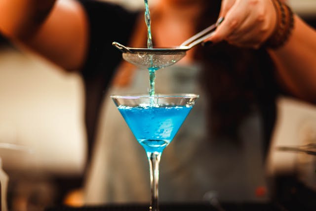 Orígenes e historia de la coctelería